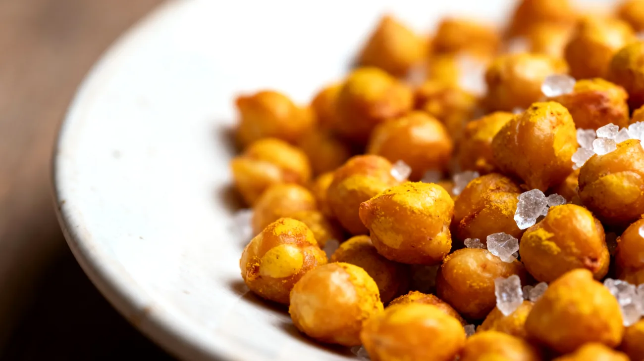 Geröstete Kichererbsen mit Kurkuma und Meersalz"